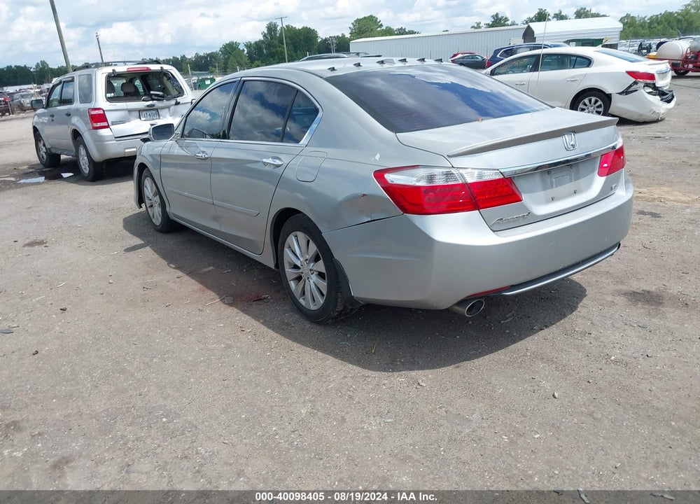 2013 HONDA ACCORD VIN: 1HGCR3F82DA021886