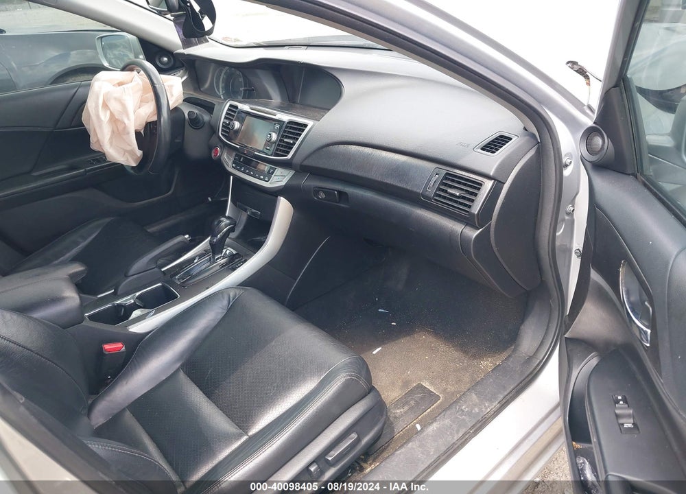 2013 HONDA ACCORD VIN: 1HGCR3F82DA021886