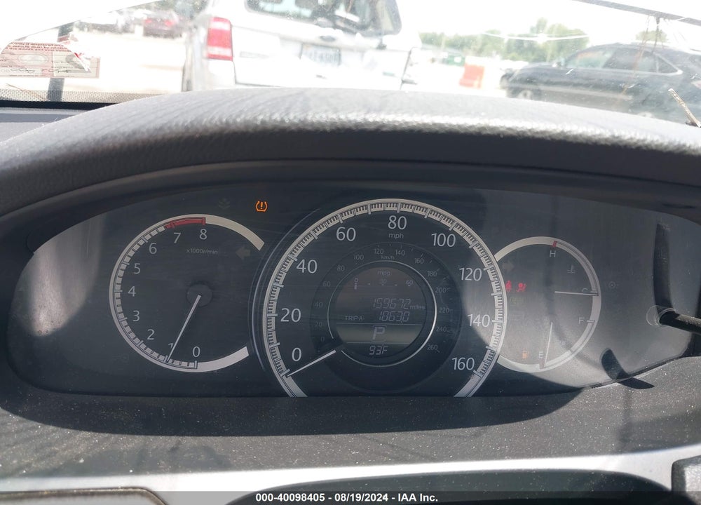 2013 HONDA ACCORD VIN: 1HGCR3F82DA021886