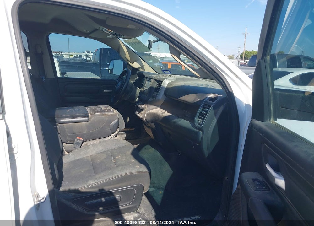 2019 RAM 1500 TRADESMAN QUAD CAB 4X4 6'4 BOX VIN: 1C6SRFCT0KN601672