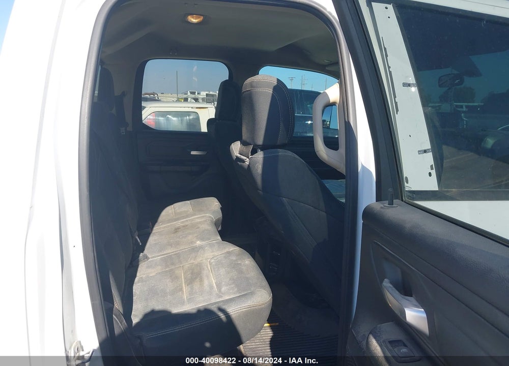 2019 RAM 1500 TRADESMAN QUAD CAB 4X4 6'4 BOX VIN: 1C6SRFCT0KN601672