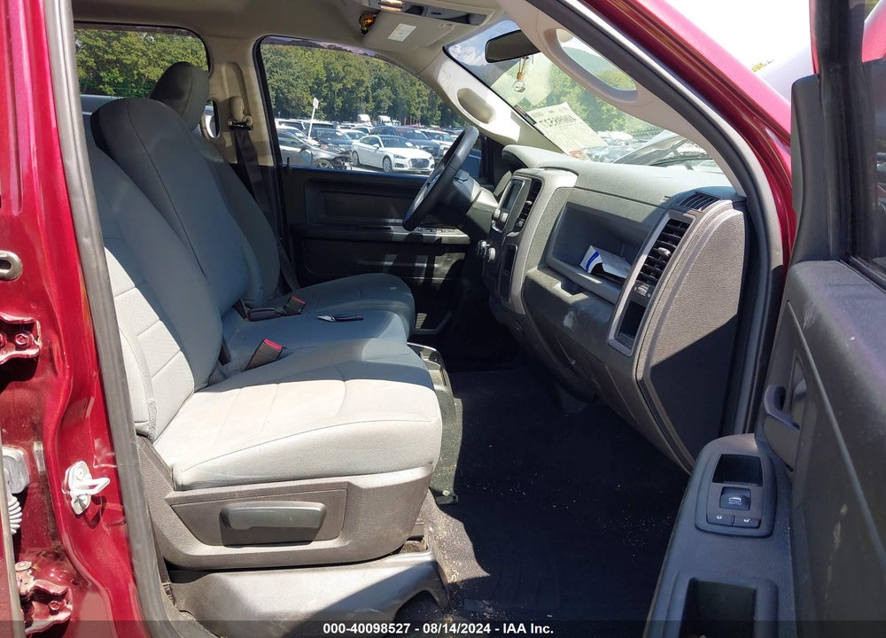 2019 RAM 1500 CLASSIC EXPRESS  4X4 5'7 BOX VIN: 1C6RR7KT8KS588788