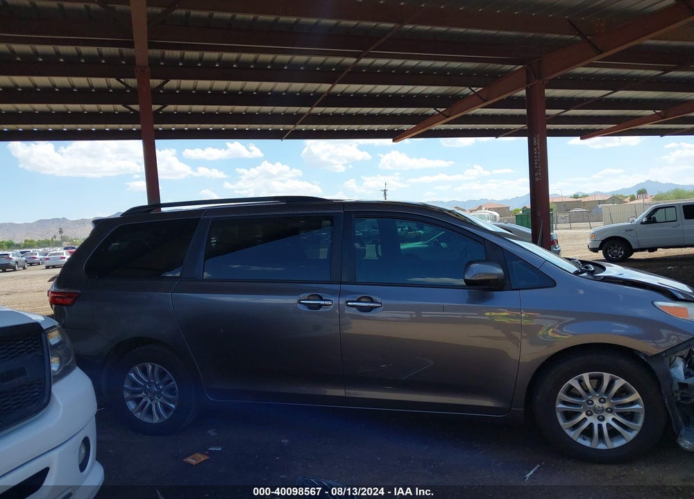 2016 TOYOTA SIENNA XLE 8 PASSENGER VIN: 5TDYK3DC5GS746213