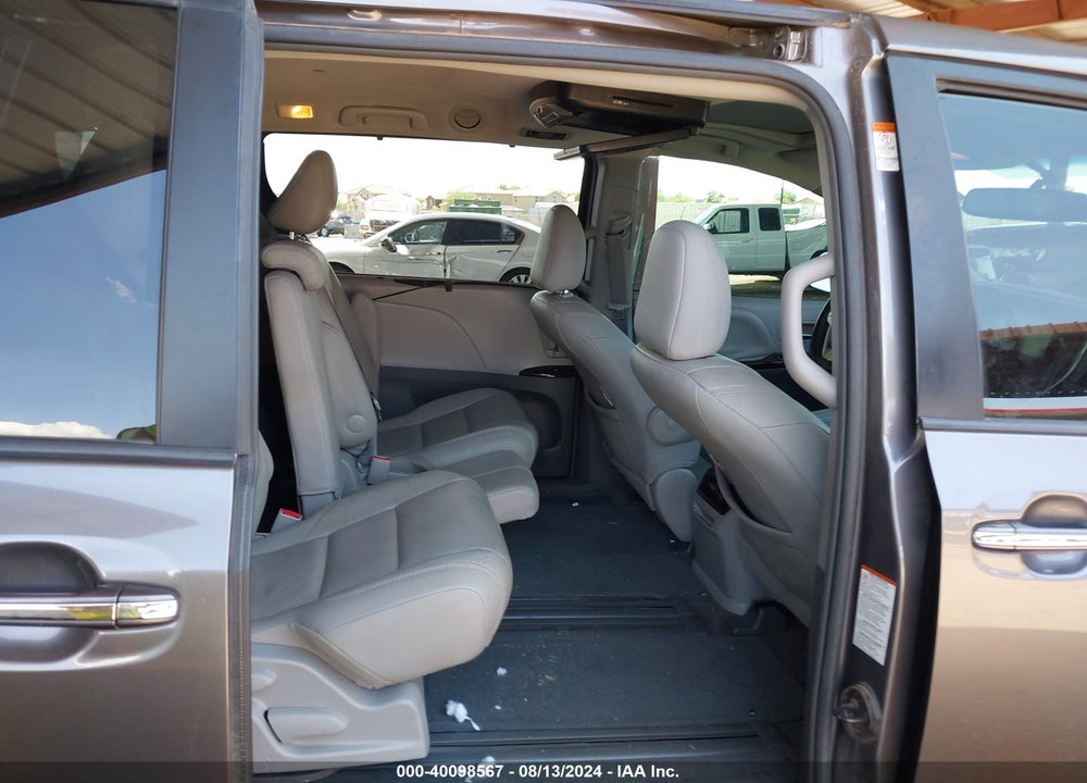 2016 TOYOTA SIENNA XLE 8 PASSENGER VIN: 5TDYK3DC5GS746213