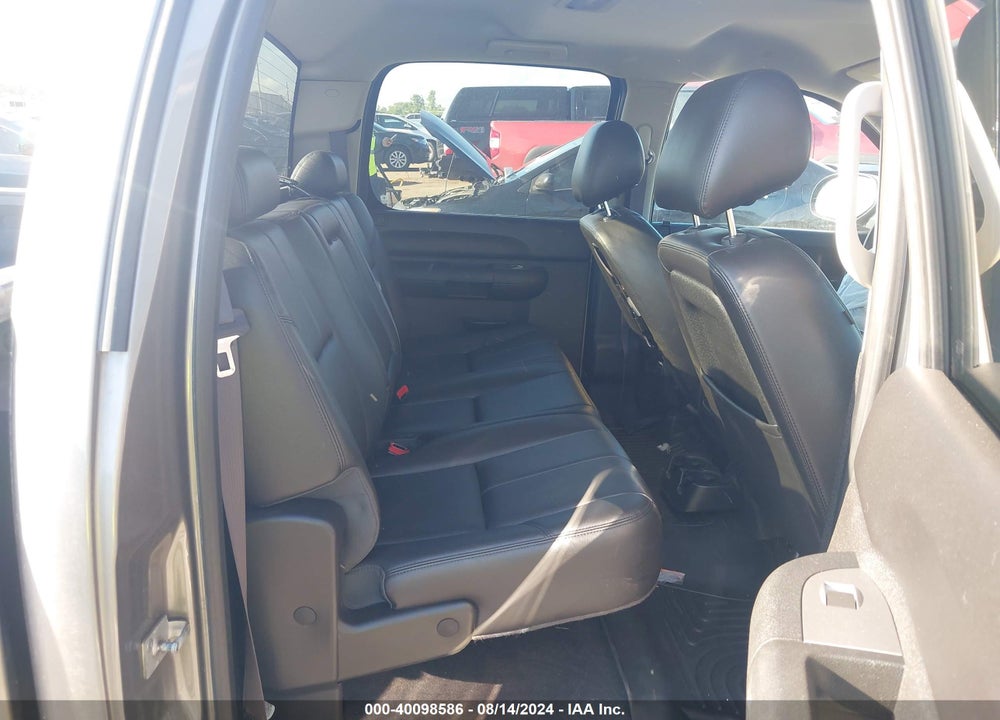 2013 CHEVROLET SILVERADO 1500 LT VIN: 3GCPCSE08DG108054