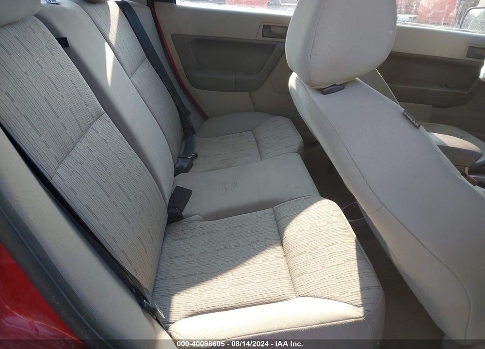 2010 FORD FOCUS SE VIN: 1FAHP3FN8AW146587