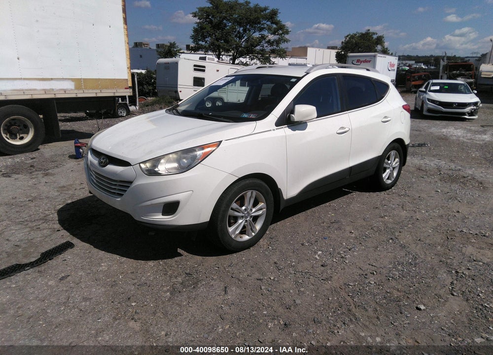 2011 HYUNDAI TUCSON GLS VIN: KM8JU3AC2BU185338