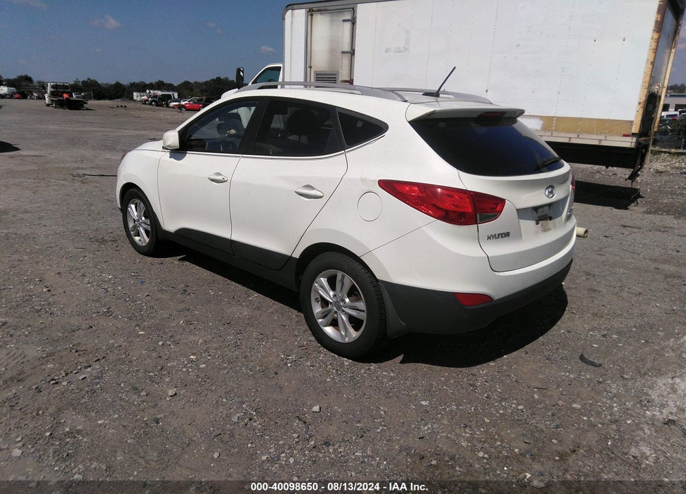 2011 HYUNDAI TUCSON GLS VIN: KM8JU3AC2BU185338