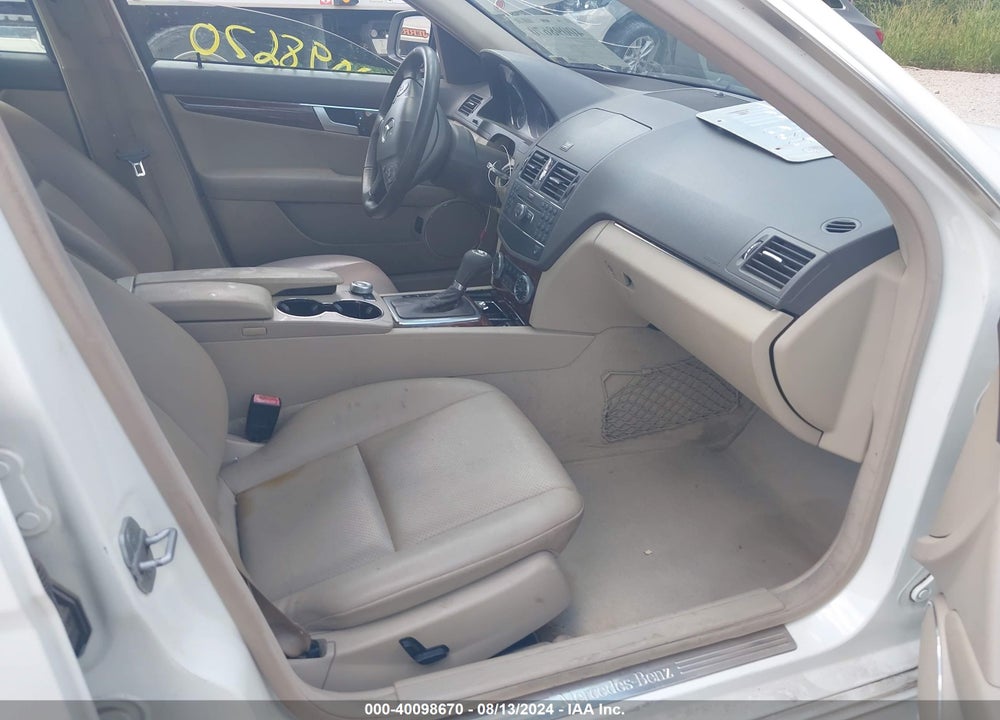 2009 MERCEDES-BENZ C 300 LUXURY 4MATIC/SPORT 4MATIC VIN: WDDGF81X39R077354