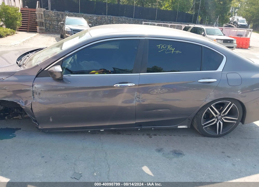 2017 HONDA ACCORD VIN: 1HGCR2F51HA013073