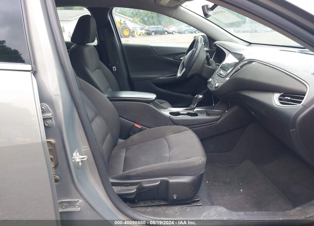 2018 CHEVROLET MALIBU LT VIN: 1G1ZD5ST4JF177061
