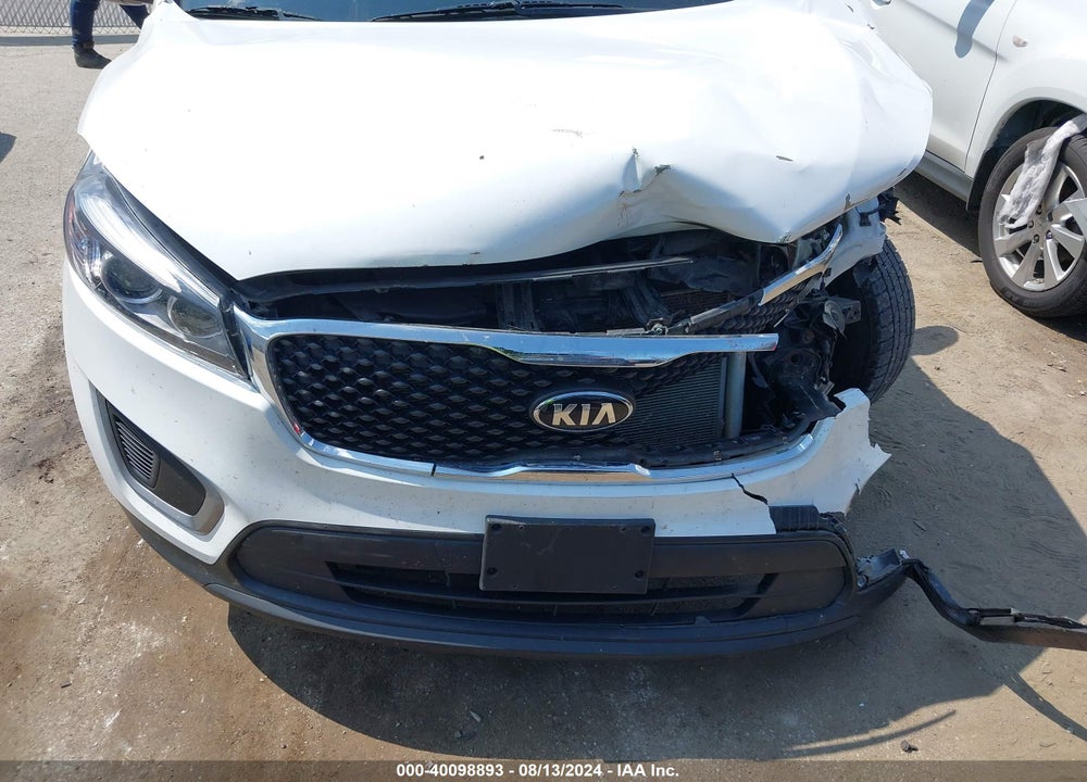 2016 KIA SORENTO 2.4L LX VIN: 5XYPG4A35GG004561