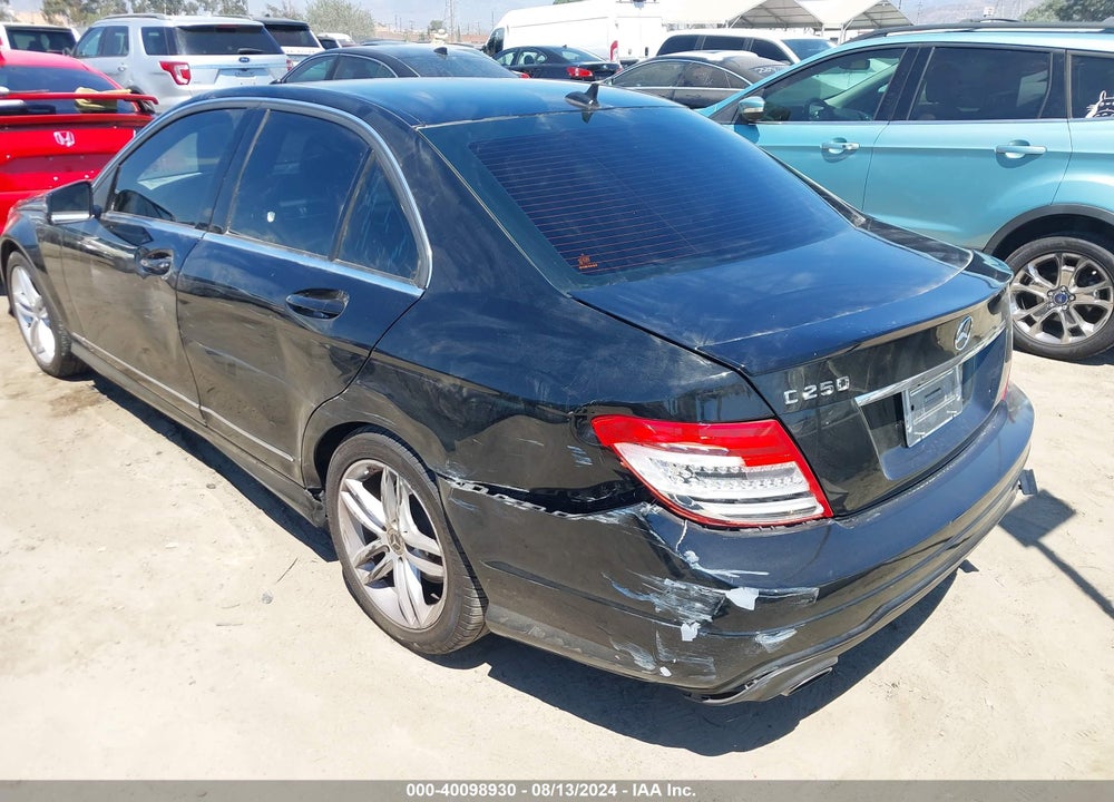 2013 MERCEDES-BENZ C 250 LUXURY/SPORT VIN: WDDGF4HB4DR301260