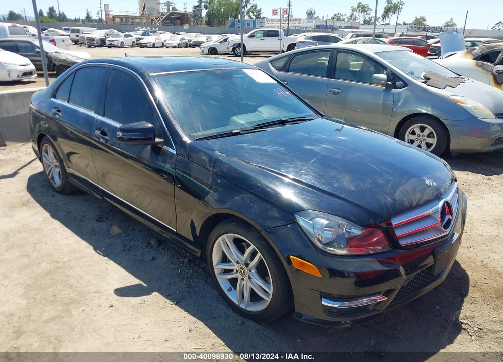 2013 MERCEDES-BENZ C 250 LUXURY/SPORT VIN: WDDGF4HB4DR301260