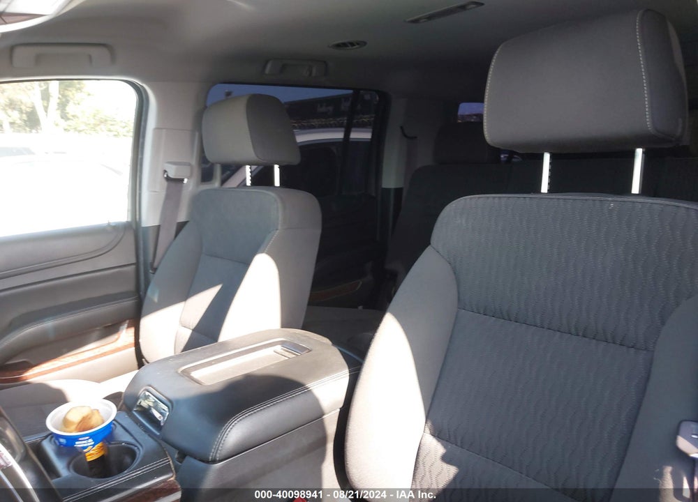 2017 GMC YUKON XL SLE VIN: 1GKS2FKC5HR217939
