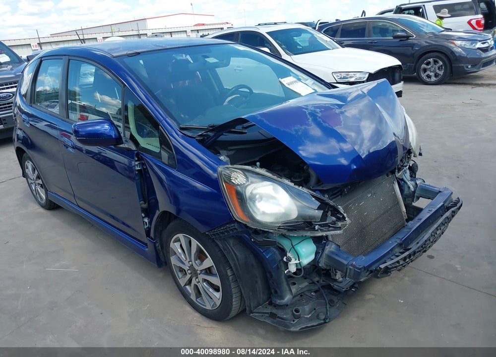 2013 HONDA FIT SPORT VIN: JHMGE8H54DC040924