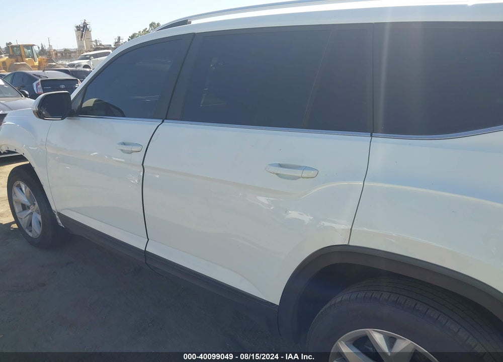 2018 VOLKSWAGEN ATLAS VIN: 1V2CR2CA7JC567811