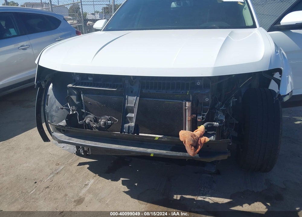 2018 VOLKSWAGEN ATLAS VIN: 1V2CR2CA7JC567811