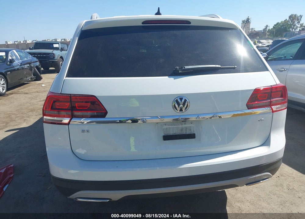 2018 VOLKSWAGEN ATLAS VIN: 1V2CR2CA7JC567811