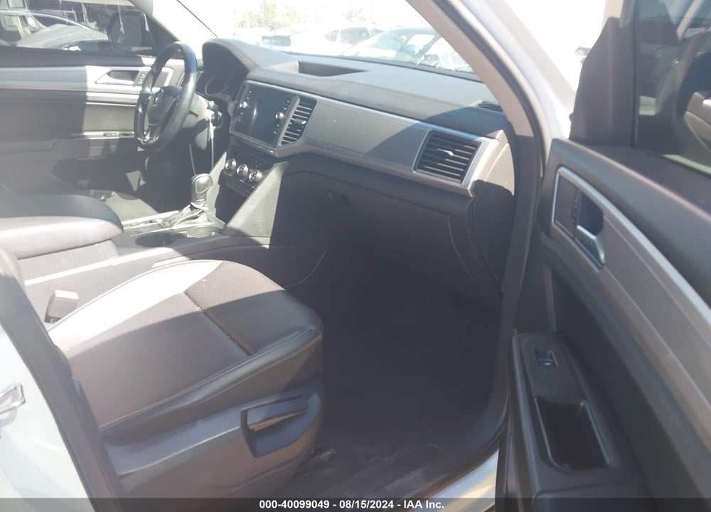 2018 VOLKSWAGEN ATLAS VIN: 1V2CR2CA7JC567811
