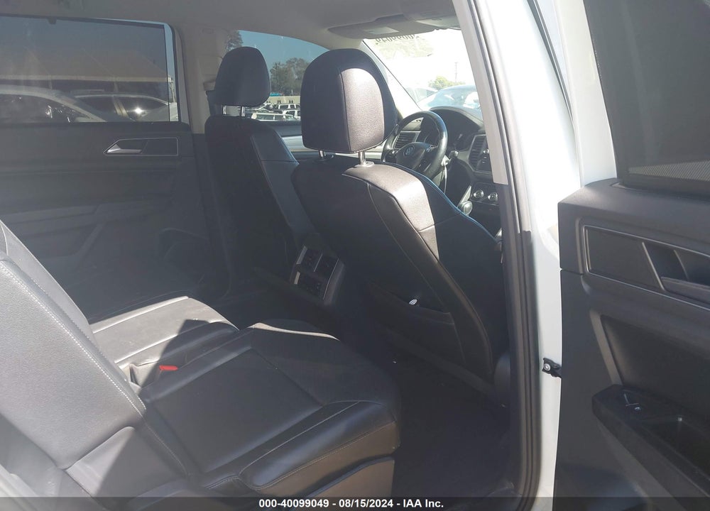 2018 VOLKSWAGEN ATLAS VIN: 1V2CR2CA7JC567811