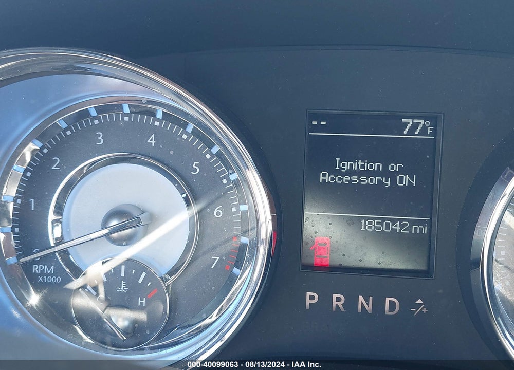 2011 CHRYSLER 300 LIMITED VIN: 2C3CA5CG2BH523605