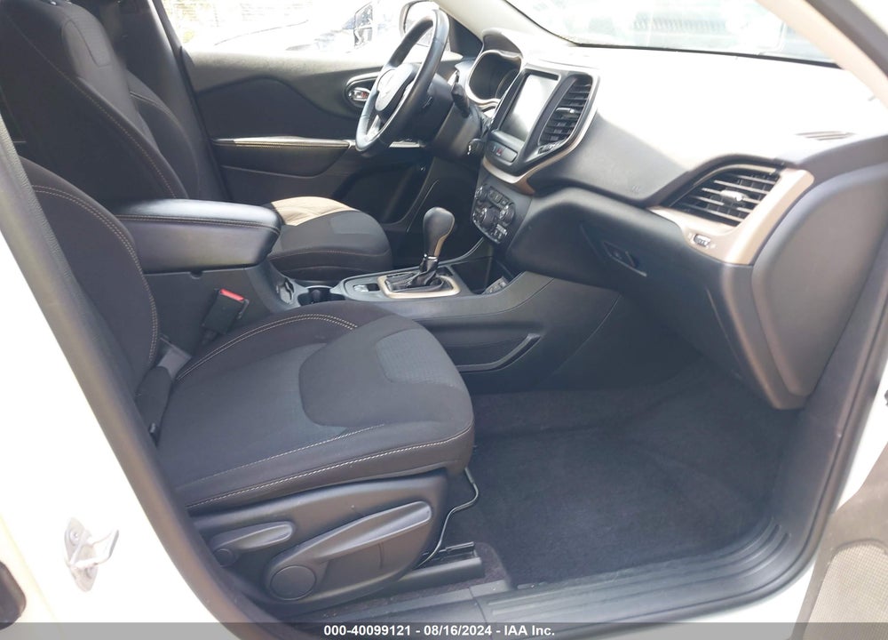 2016 JEEP CHEROKEE LATITUDE VIN: 1C4PJLCB1GW212651
