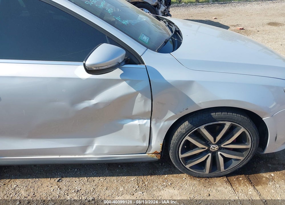 2013 VOLKSWAGEN JETTA GLI AUTOBAHN VIN: 3VW4A7AJ2DM227110