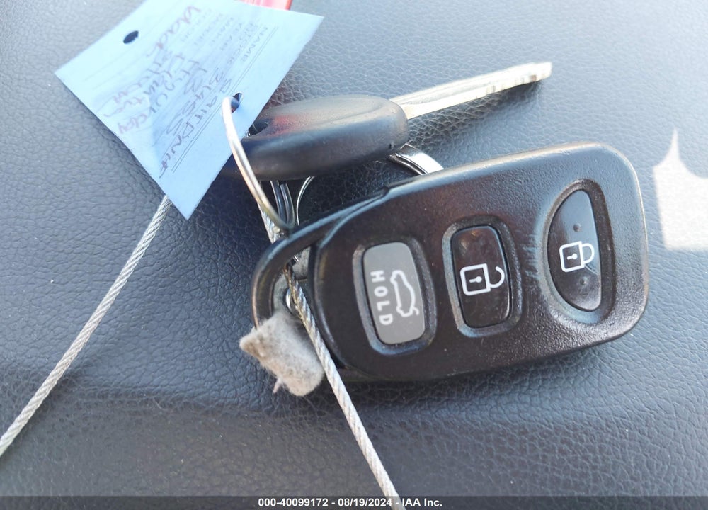 2013 HYUNDAI ELANTRA VIN: KMHDH4AE8DU668294