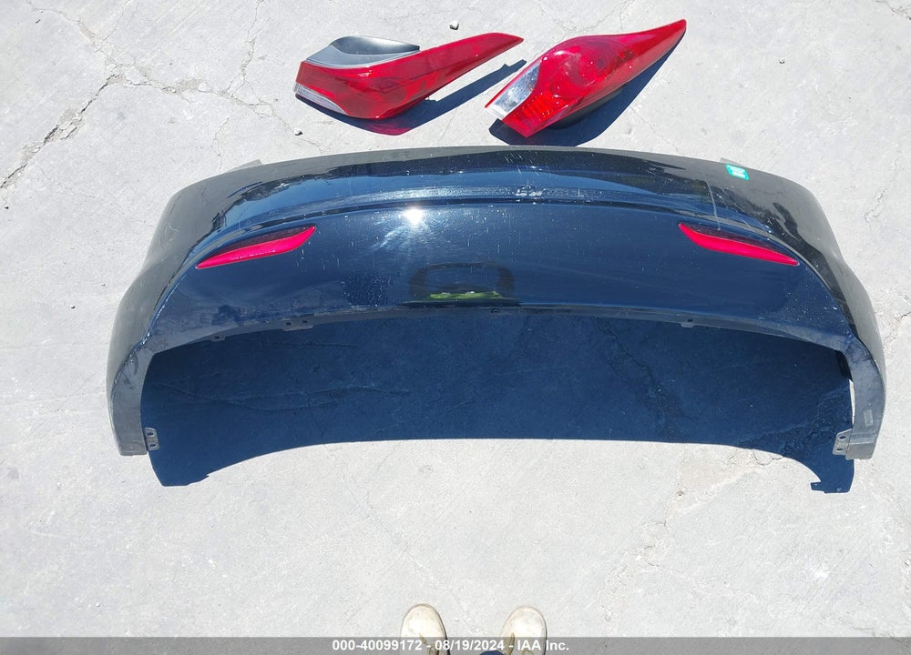 2013 HYUNDAI ELANTRA VIN: KMHDH4AE8DU668294