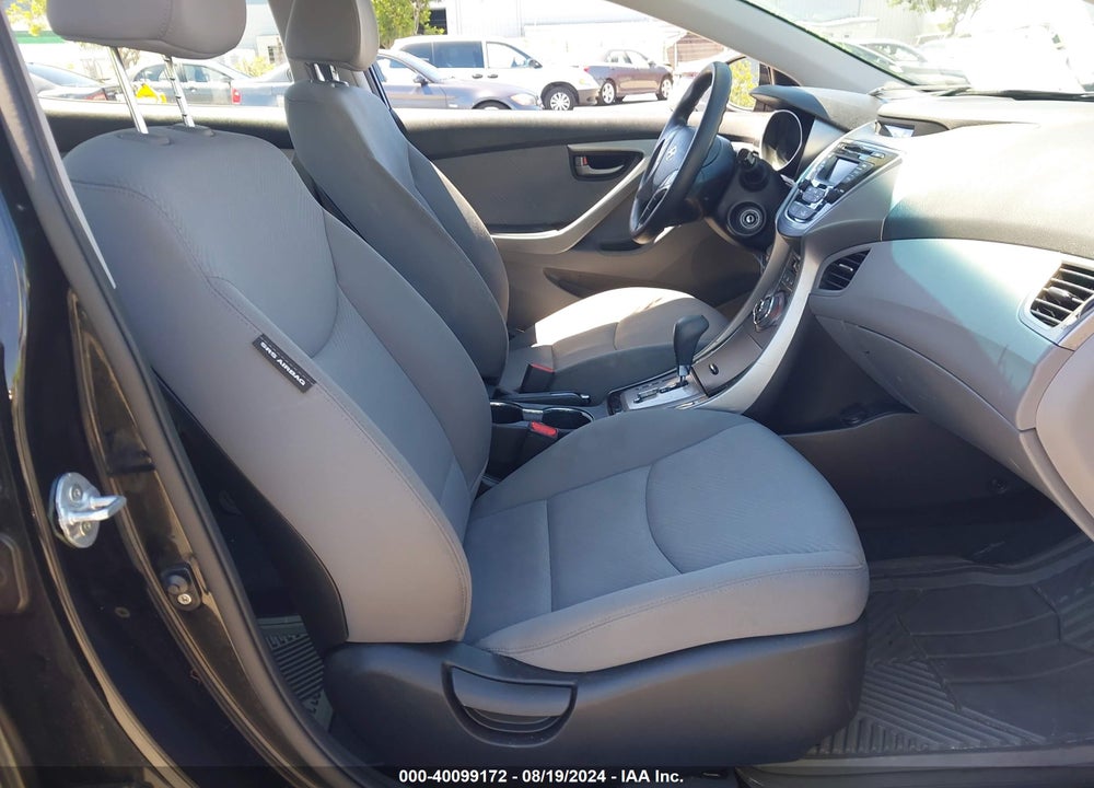 2013 HYUNDAI ELANTRA VIN: KMHDH4AE8DU668294