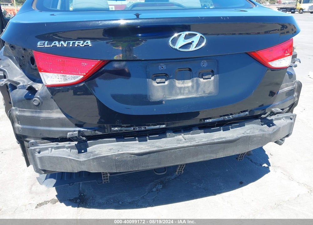 2013 HYUNDAI ELANTRA VIN: KMHDH4AE8DU668294
