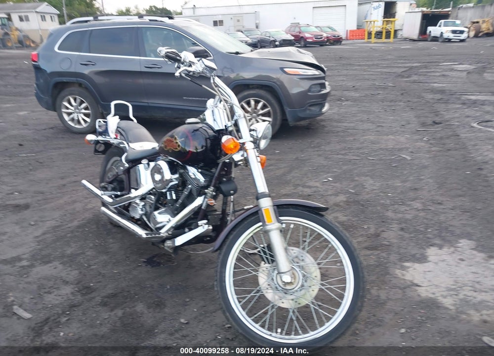 1988 HARLEY-DAVIDSON FXST CUSTOM VIN: 1HD1BKL1XJY015461