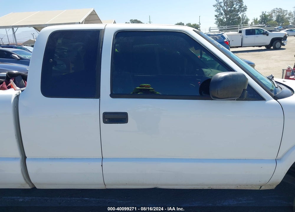 2000 CHEVROLET S-10 LS VIN: 1GCCS19W6Y8209180