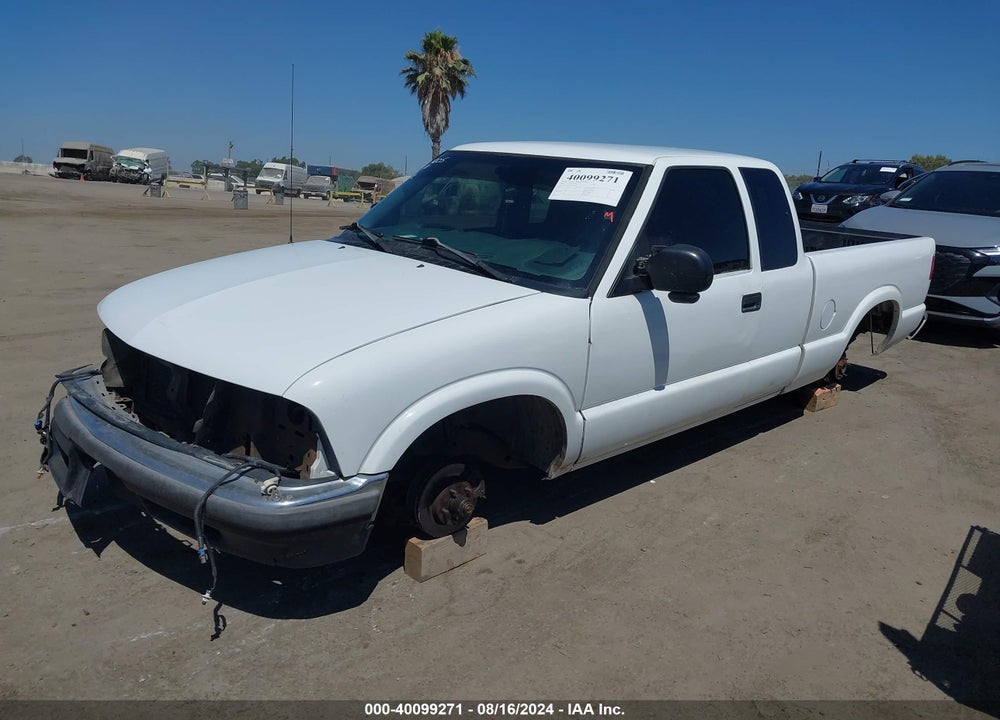 2000 CHEVROLET S-10 LS VIN: 1GCCS19W6Y8209180