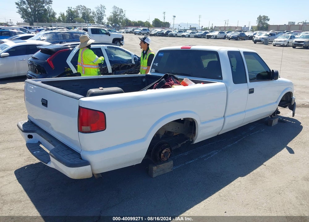 2000 CHEVROLET S-10 LS VIN: 1GCCS19W6Y8209180