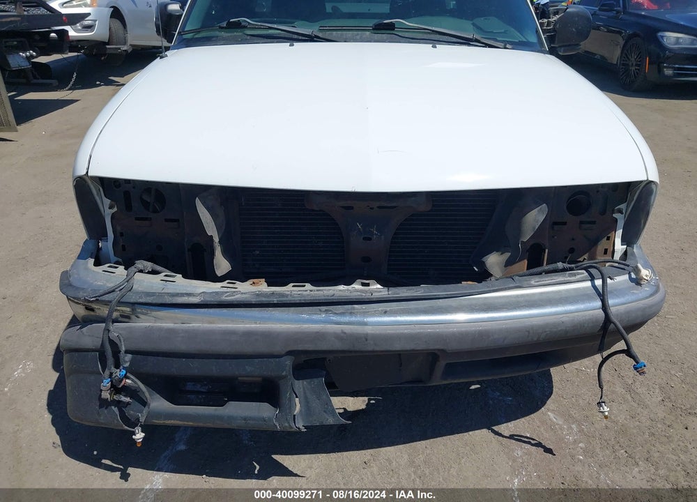 2000 CHEVROLET S-10 LS VIN: 1GCCS19W6Y8209180