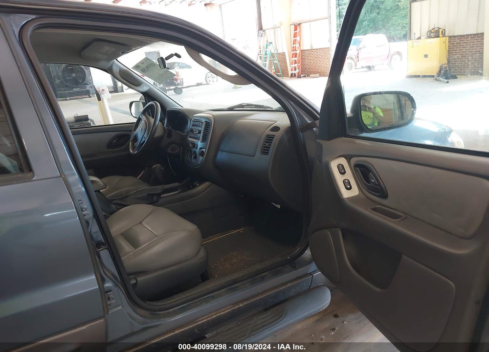2005 FORD ESCAPE XLT VIN: 1FMYU031X5KB17443