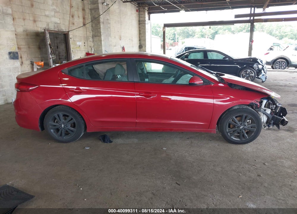 2018 HYUNDAI ELANTRA SEL VIN: 5NPD84LF4JH247513