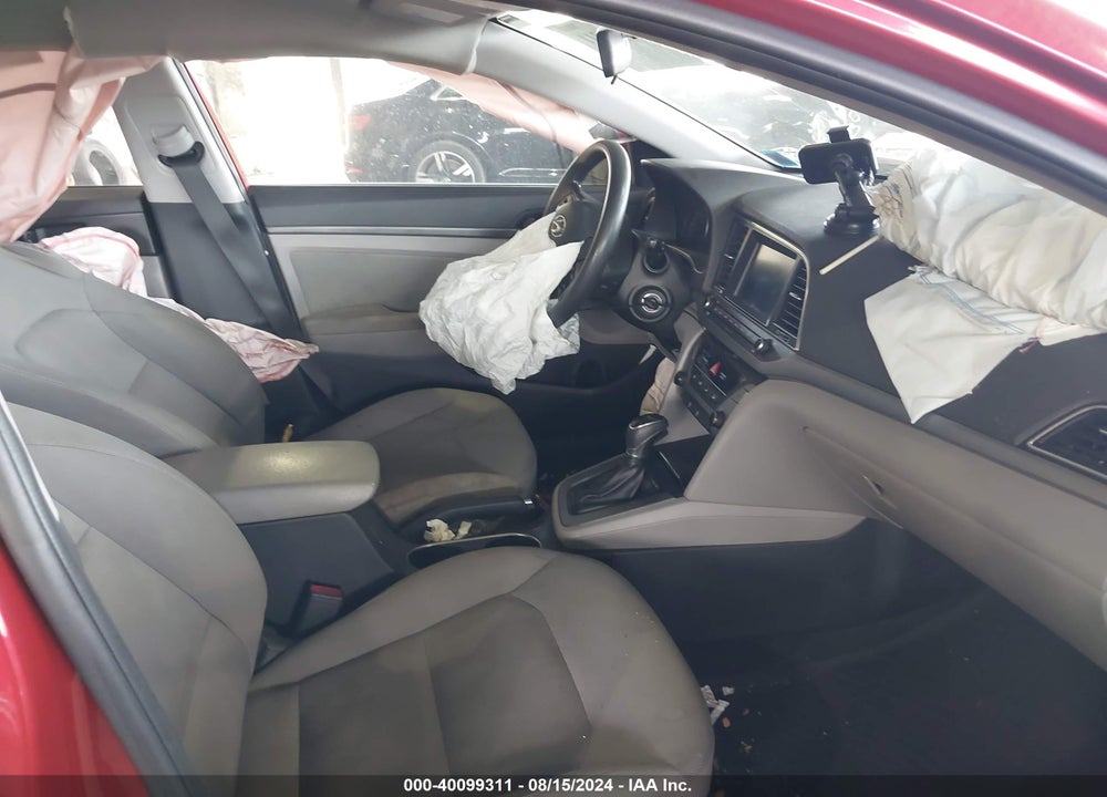 2018 HYUNDAI ELANTRA SEL VIN: 5NPD84LF4JH247513