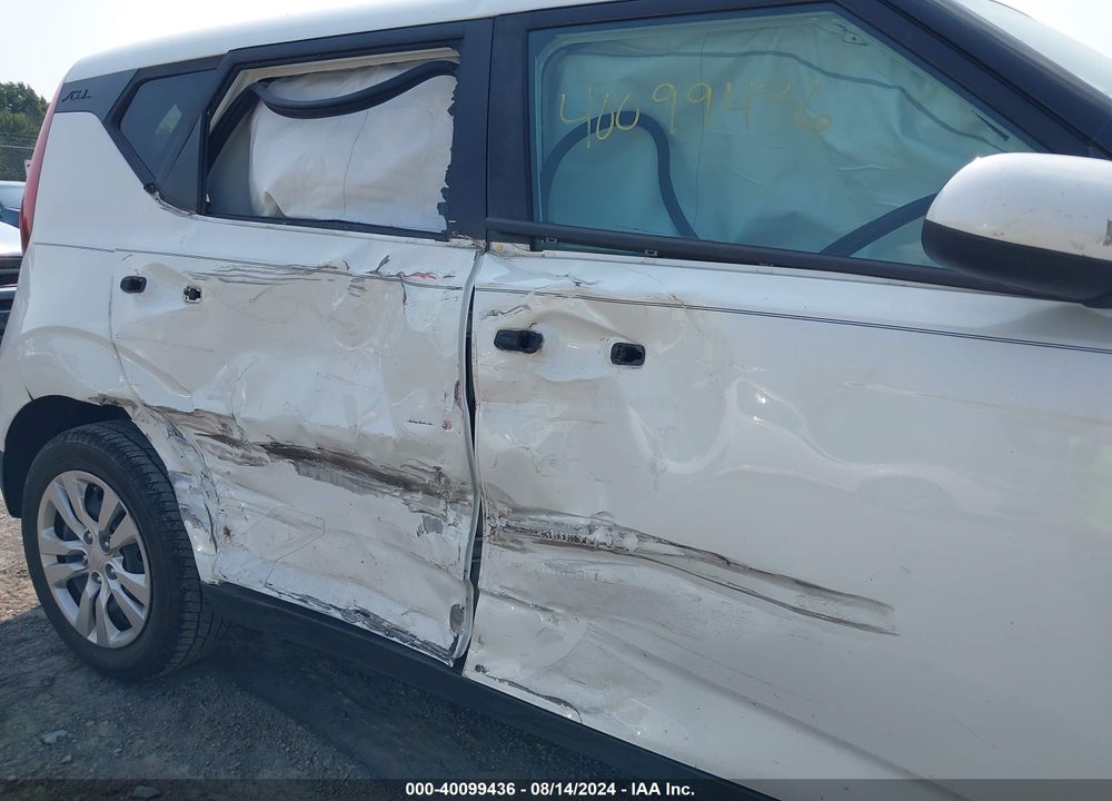 2020 KIA SOUL LX VIN: KNDJ23AU8L7717520
