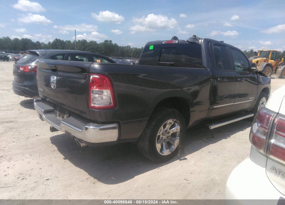 2022 RAM 1500 BIG HORN QUAD CAB 4X2 6'4 BOX VIN: 1C6RREBT9NN152426