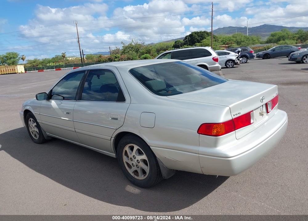 2000 TOYOTA CAMRY VIN: JT2BG22K0Y0385563