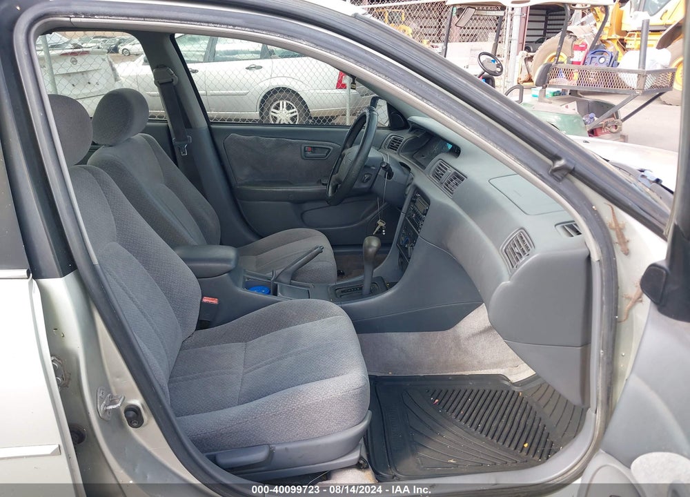 2000 TOYOTA CAMRY VIN: JT2BG22K0Y0385563