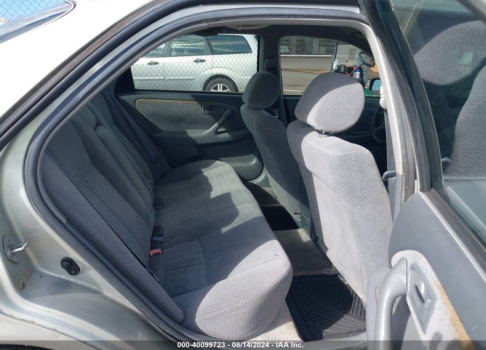 2000 TOYOTA CAMRY VIN: JT2BG22K0Y0385563