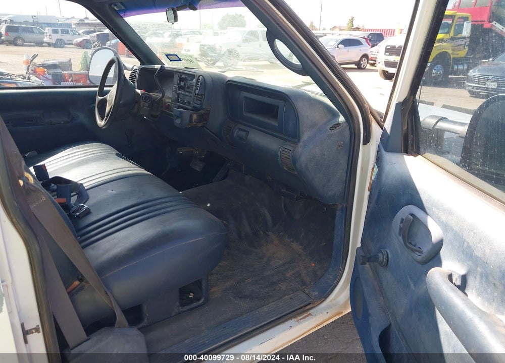 2000 CHEVROLET C3500 CHASSIS VIN: 1GBHC33J5YF442723