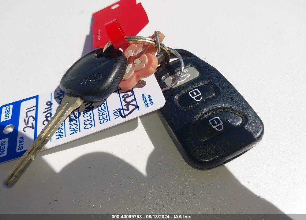 2016 HYUNDAI ELANTRA SE VIN: 5NPDH4AE9GH717070
