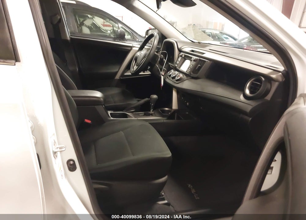 2018 TOYOTA RAV4 LE VIN: 2T3BFREV3JW853988
