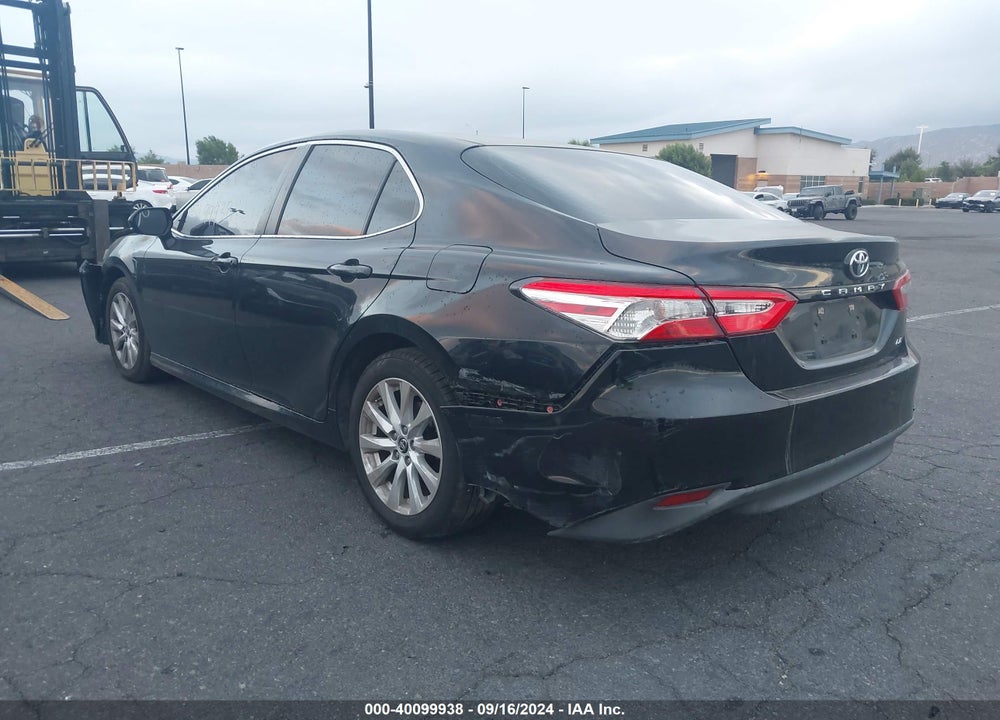 2018 TOYOTA CAMRY LE VIN: JTNB11HK4J3017655