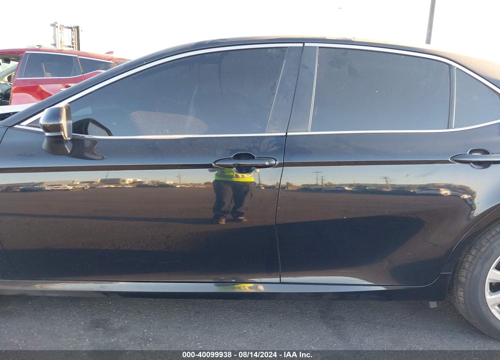 2018 TOYOTA CAMRY LE VIN: JTNB11HK4J3017655